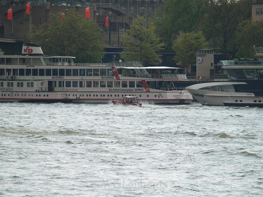 Uebungsfahrt Loeschboot und Ursula P93.JPG